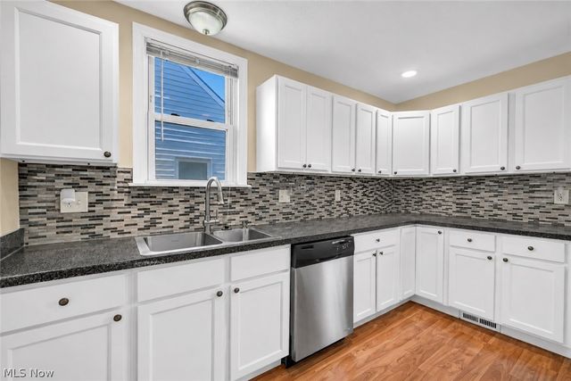16005 Throckley Avenue, Cleveland, OH 44128
