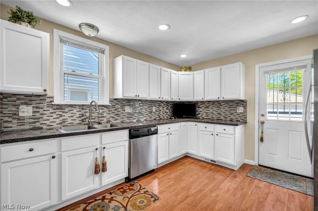 16005 Throckley Avenue, Cleveland, OH 44128