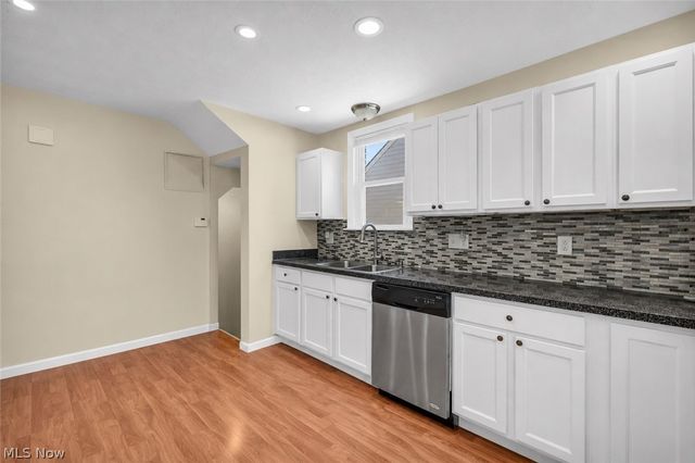 16005 Throckley Avenue, Cleveland, OH 44128