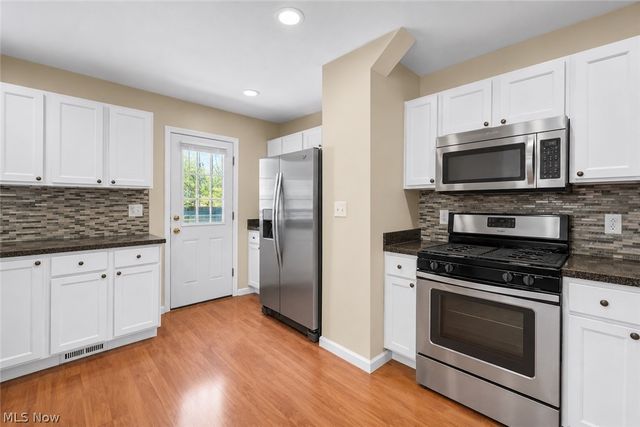 16005 Throckley Avenue, Cleveland, OH 44128