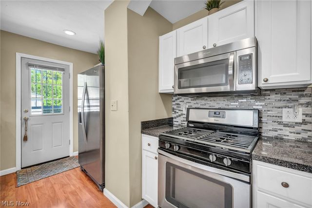 16005 Throckley Avenue, Cleveland, OH 44128