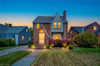 16005 Throckley Avenue, Cleveland, OH 44128