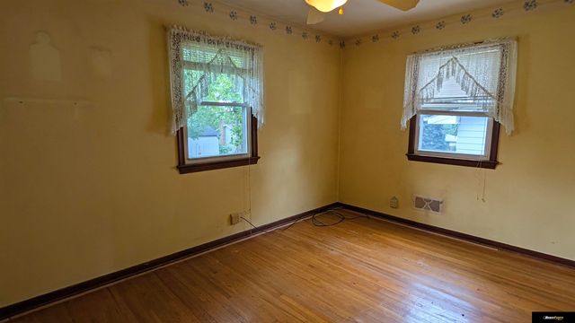 9134 Taylor Street, Omaha, NE 68134