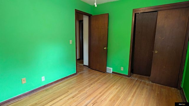 9134 Taylor Street, Omaha, NE 68134