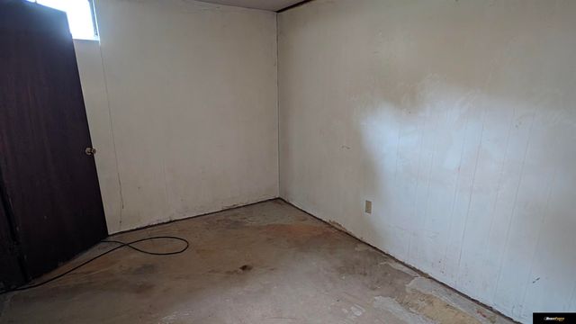 9134 Taylor Street, Omaha, NE 68134
