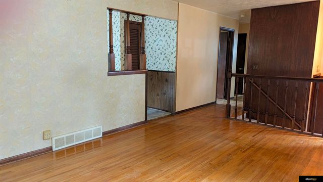9134 Taylor Street, Omaha, NE 68134