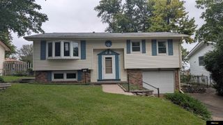 9134 Taylor Street, Omaha, NE 68134