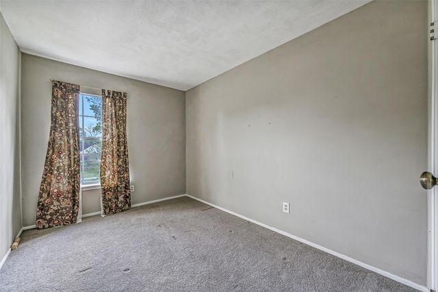 628 E Castle Harbour Drive, Friendswood, TX 77546