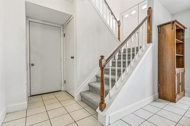 628 E Castle Harbour Drive, Friendswood, TX 77546