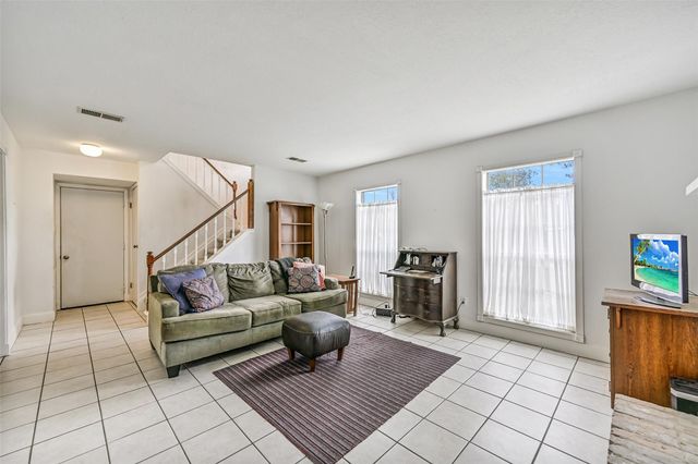 628 E Castle Harbour Drive, Friendswood, TX 77546