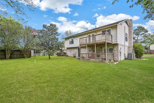 628 E Castle Harbour Drive, Friendswood, TX 77546