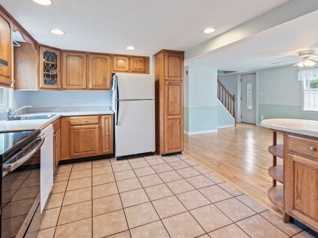 61 Locust Street, Oxford, MA 01540