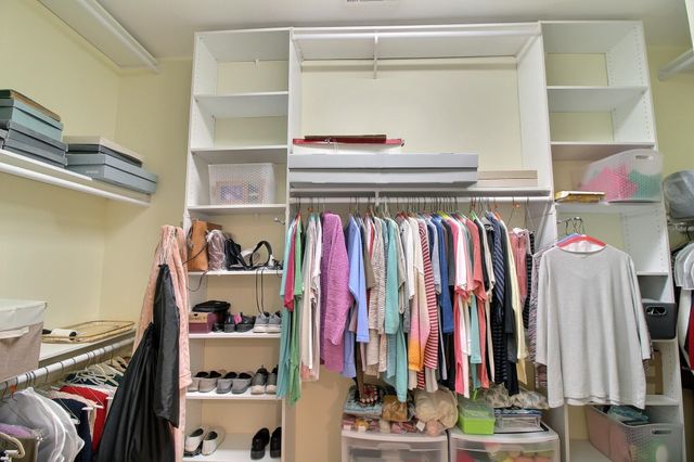 2069 STANDING ROCK DR, Collierville, TN 38017