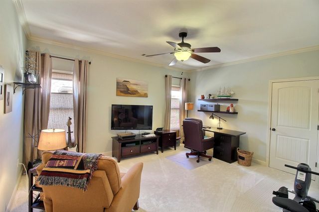 2069 STANDING ROCK DR, Collierville, TN 38017