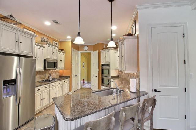 2069 STANDING ROCK DR, Collierville, TN 38017