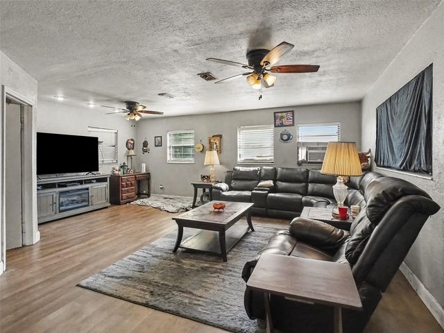 200 16TH STREET, St Cloud, FL 34769