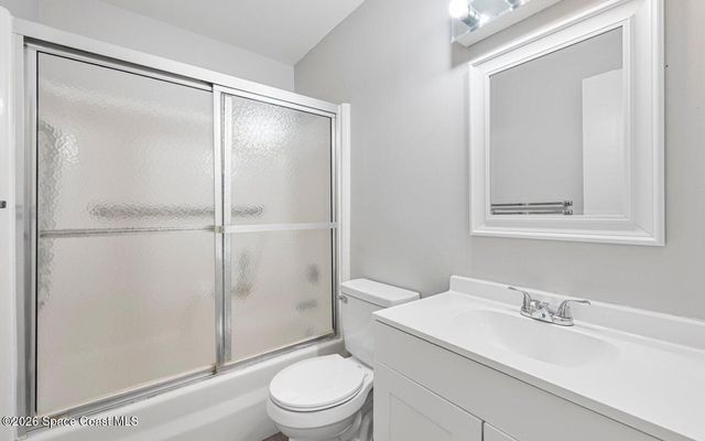 25 Vista Gardens Trail 204, Vero Beach, FL 32962
