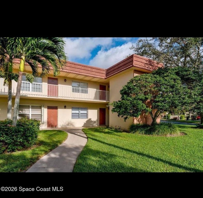 25 Vista Gardens Trail 204, Vero Beach, FL 32962