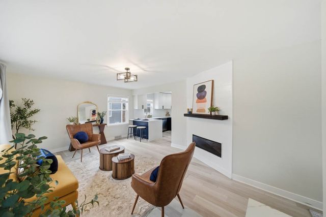 724 19th Street, West Des Moines, IA 50265