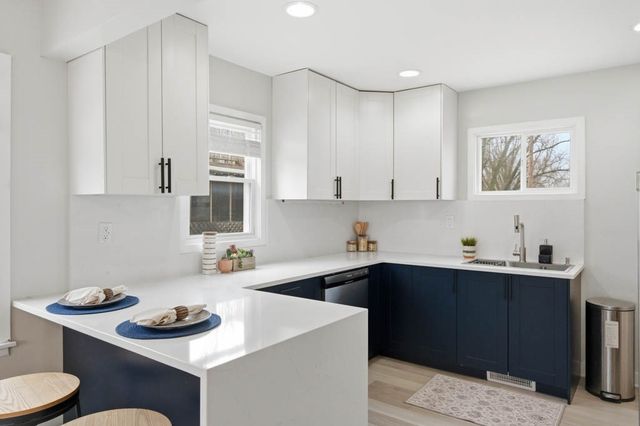 724 19th Street, West Des Moines, IA 50265