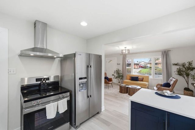 724 19th Street, West Des Moines, IA 50265