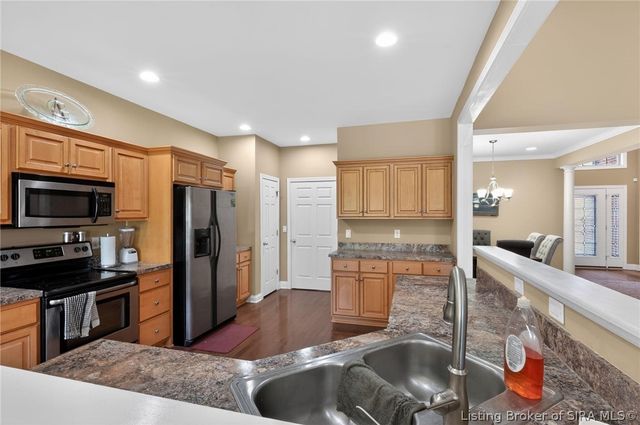 504 Autumn Grove Circle, New Albany, IN 47150