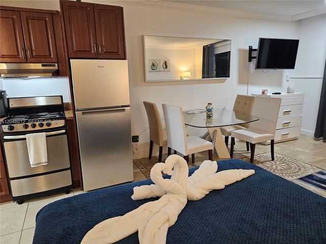 19201 Collins Ave 246, Sunny Isles Beach, FL 33160