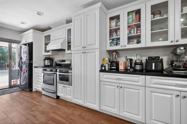 11890 SW 72nd Pl, Pinecrest, FL 33156