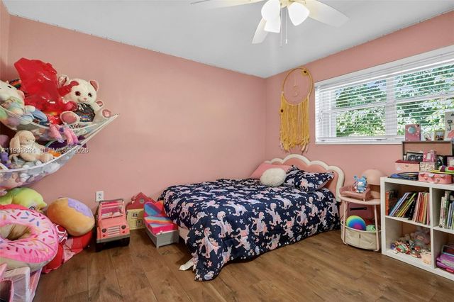 11890 SW 72nd Pl, Pinecrest, FL 33156