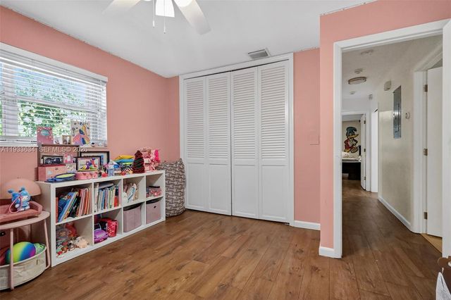 11890 SW 72nd Pl, Pinecrest, FL 33156