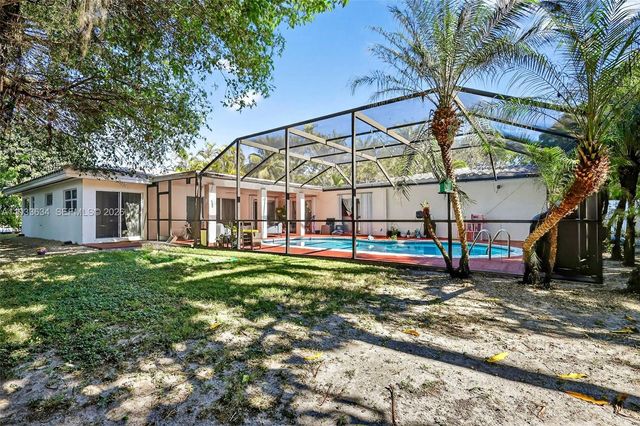 11890 SW 72nd Pl, Pinecrest, FL 33156