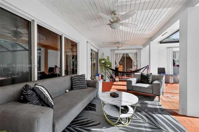 11890 SW 72nd Pl, Pinecrest, FL 33156