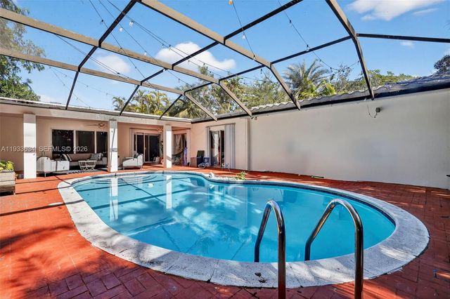11890 SW 72nd Pl, Pinecrest, FL 33156