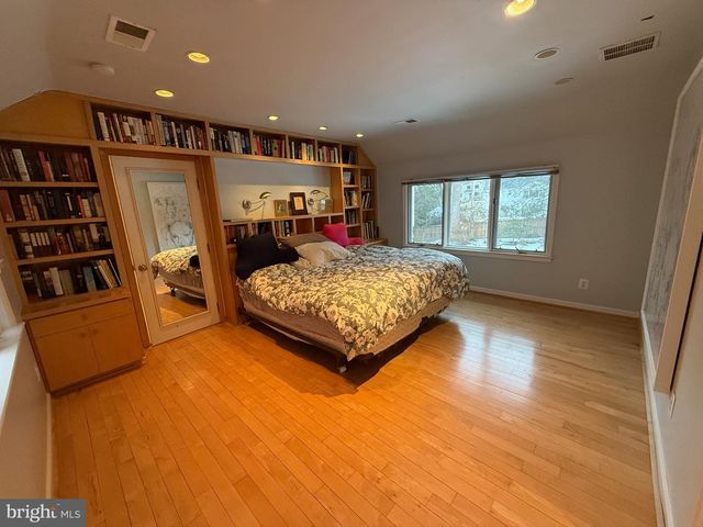 3255 N OHIO ST, Arlington, VA 22207