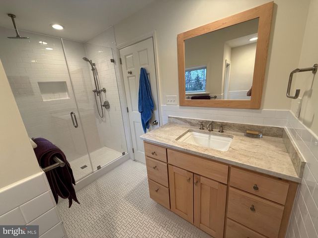 3255 N OHIO ST, Arlington, VA 22207