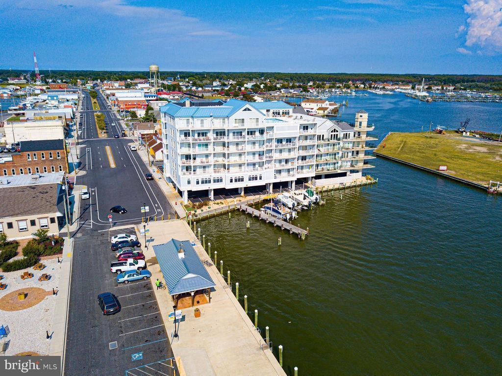 1 DOCK ST #201, Crisfield, MD 21817