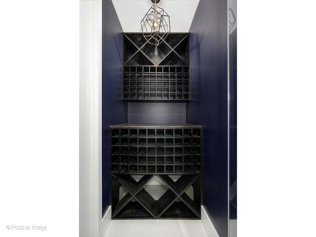 2107 W Bradley Place, Chicago, IL 60618