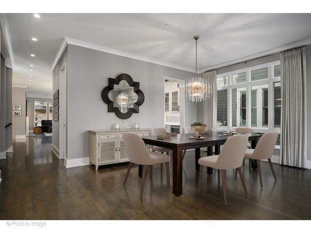 2107 W Bradley Place, Chicago, IL 60618