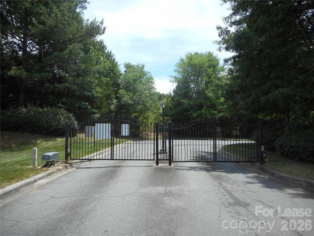 2421 Ryerson Court, Charlotte, NC 28213