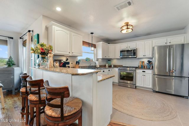 8216 Belle Fontaine Drive, Ocean Springs, MS 39564