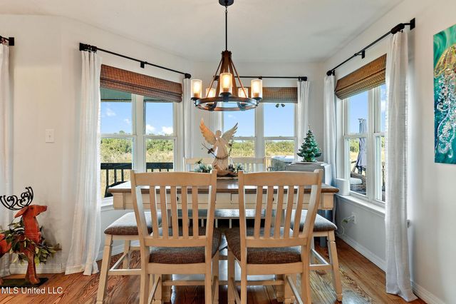 8216 Belle Fontaine Drive, Ocean Springs, MS 39564