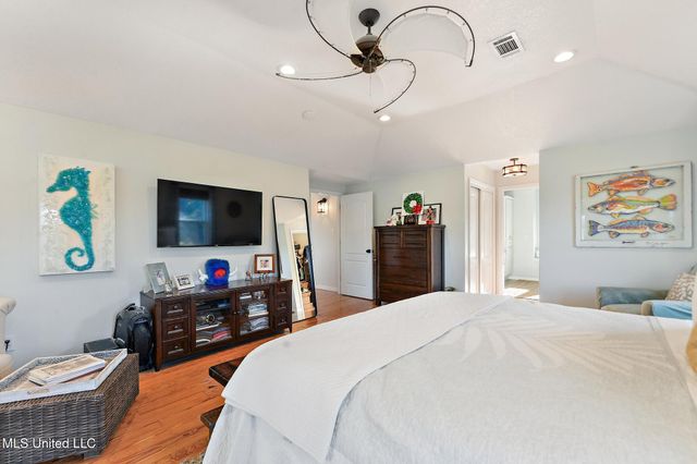 8216 Belle Fontaine Drive, Ocean Springs, MS 39564