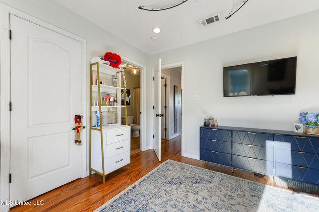 8216 Belle Fontaine Drive, Ocean Springs, MS 39564