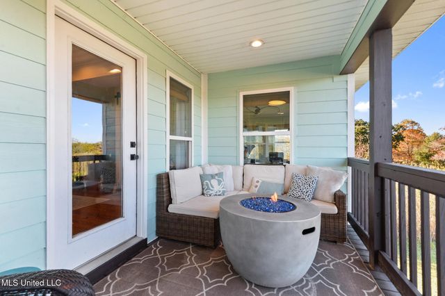 8216 Belle Fontaine Drive, Ocean Springs, MS 39564