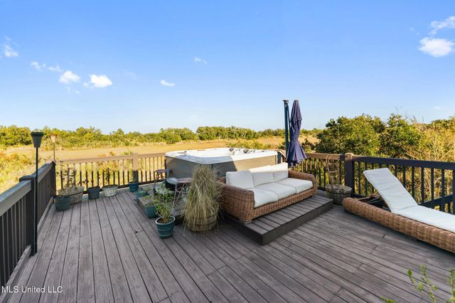 8216 Belle Fontaine Drive, Ocean Springs, MS 39564