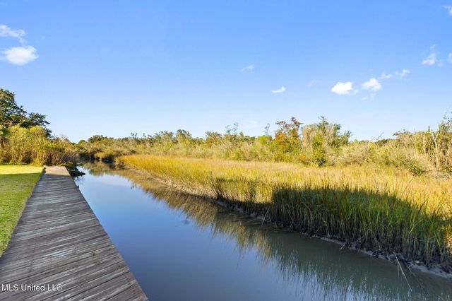 8216 Belle Fontaine Drive, Ocean Springs, MS 39564