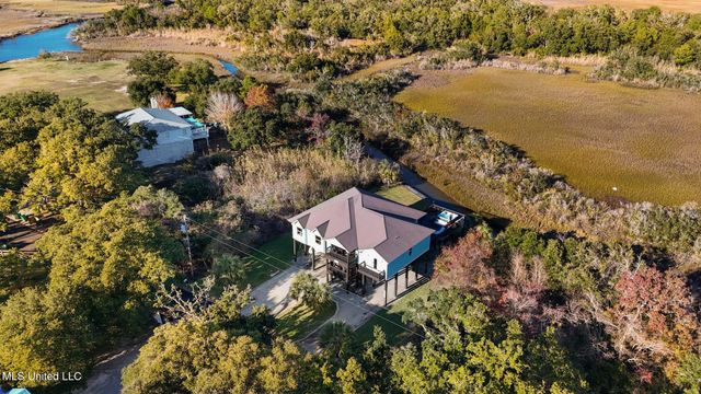 8216 Belle Fontaine Drive, Ocean Springs, MS 39564
