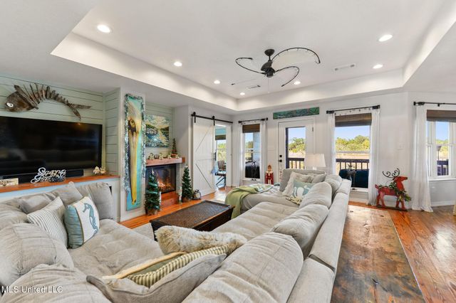 8216 Belle Fontaine Drive, Ocean Springs, MS 39564