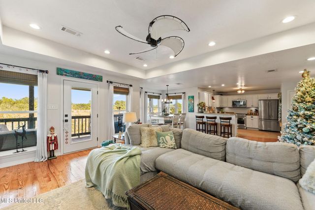 8216 Belle Fontaine Drive, Ocean Springs, MS 39564