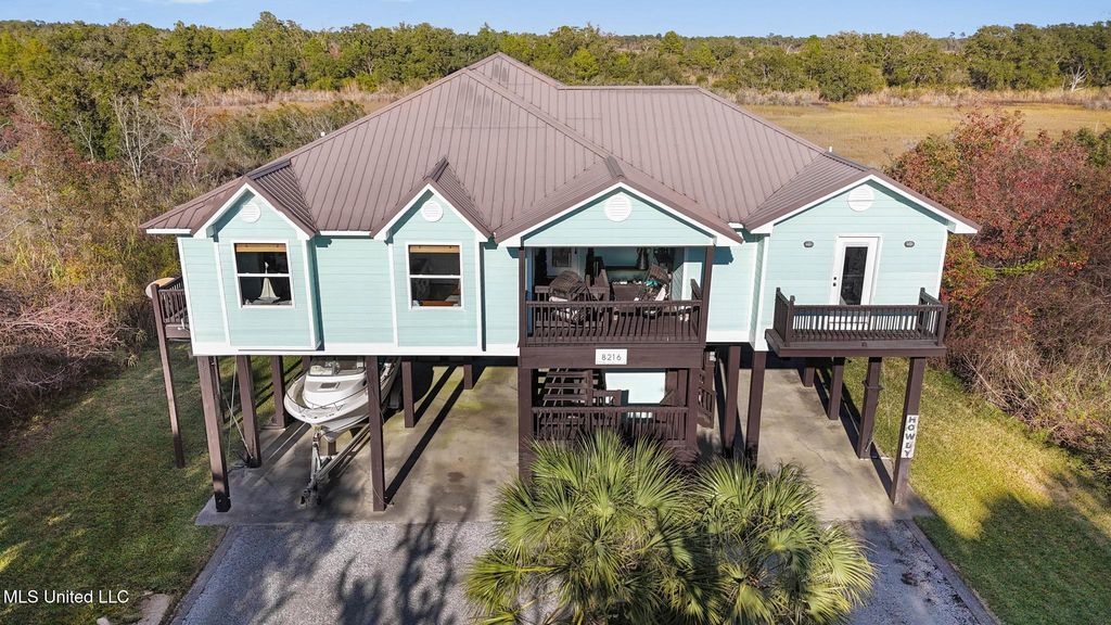 8216 Belle Fontaine Drive, Ocean Springs, MS 39564